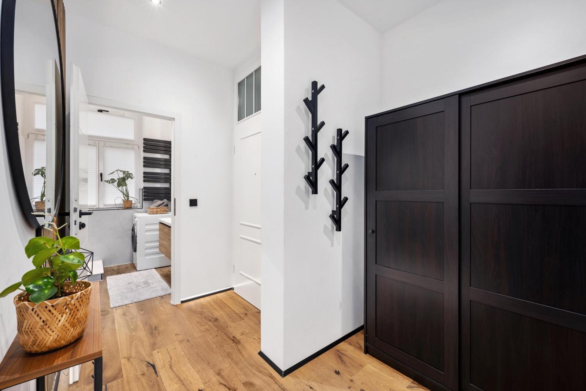 Edler Wohnraum Luxurioeses Stadtstudio Mit Balkon, Kaffeevollautomat & Klima Zwickau Esterno foto
