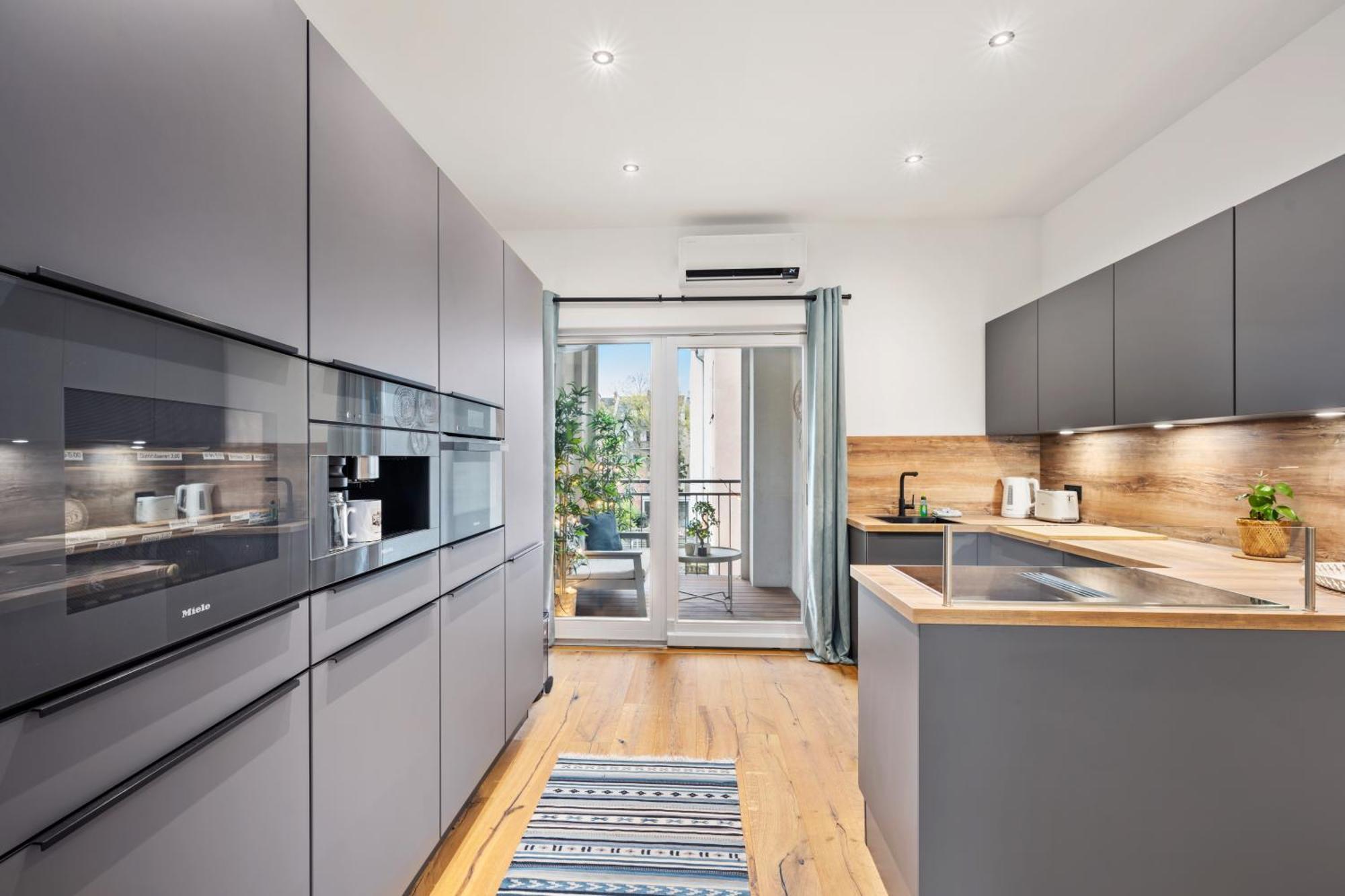 Edler Wohnraum Luxurioeses Stadtstudio Mit Balkon, Kaffeevollautomat & Klima Zwickau Esterno foto